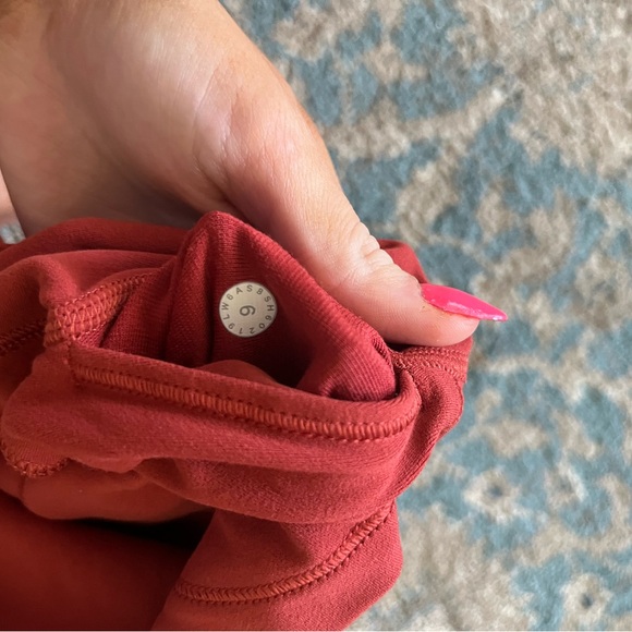 Lululemon Rust Orange Align Legging Size 6 with 21” Inseam - Picture 5 of 6